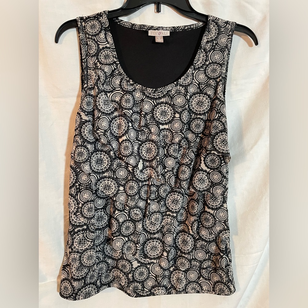 Roz & ALI Medallion Pattern Sleeveless Blouse